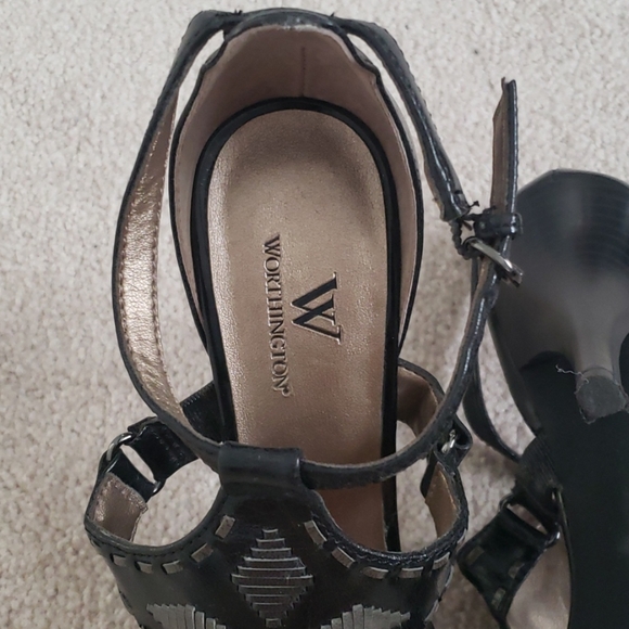 Black strappy heels - Picture 5 of 6